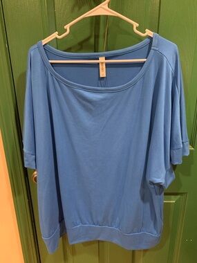 Kohl's Women's Short-Sleeve Scoop Neck Top in Blue